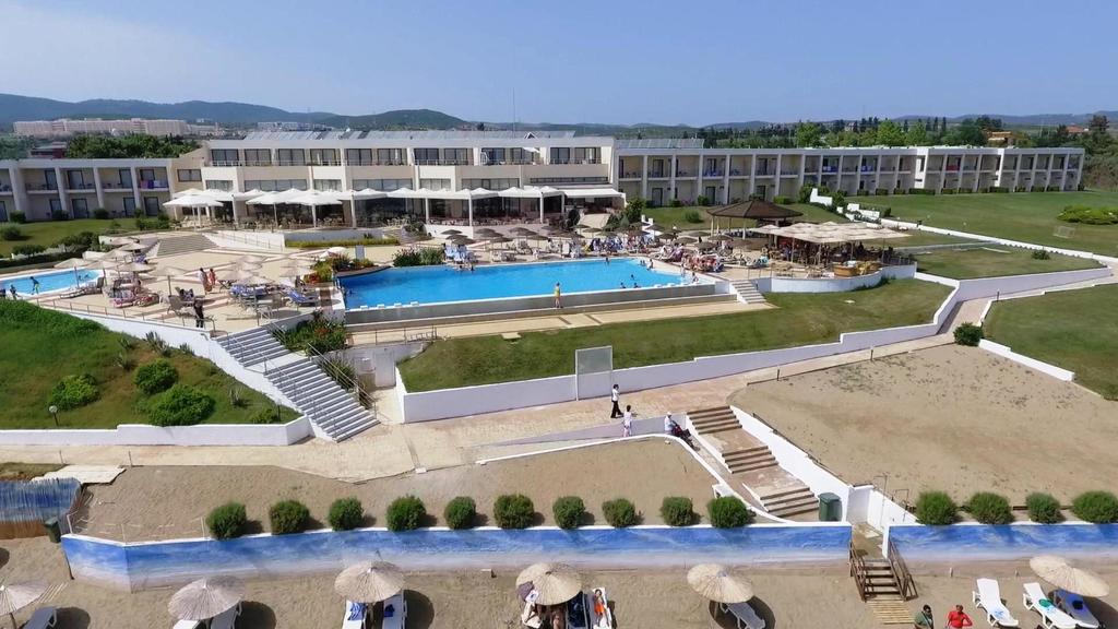 Hotel Ramada Plaza By Wyndham Thraki Alejandrópolis Exterior foto The hotel complex