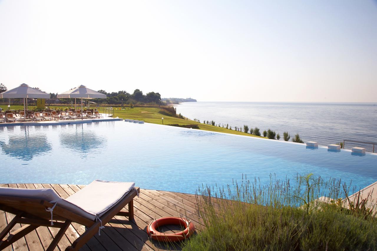 Hotel Ramada Plaza By Wyndham Thraki Alejandrópolis Exterior foto Infinity pool at the Hotel Porto Bay Falomo, Lagos, Nigeria