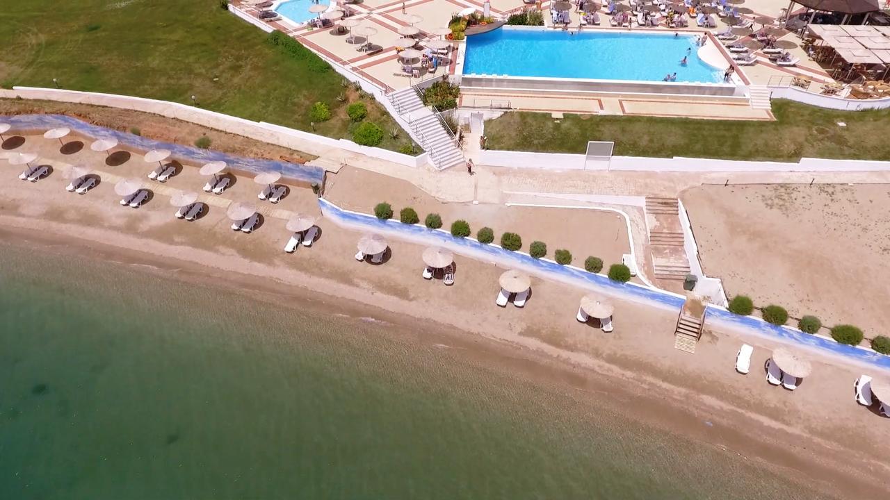 Hotel Ramada Plaza By Wyndham Thraki Alejandrópolis Exterior foto Aerial view of the beach